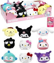 Peluches de Hello Kitty, 9 unidades surtidas de 8 cm en exhibición