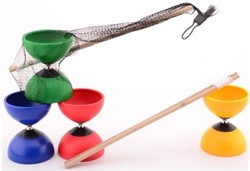 Outdoor Fun Diabolo avec des baguettes en bois  4 assortis 40cm